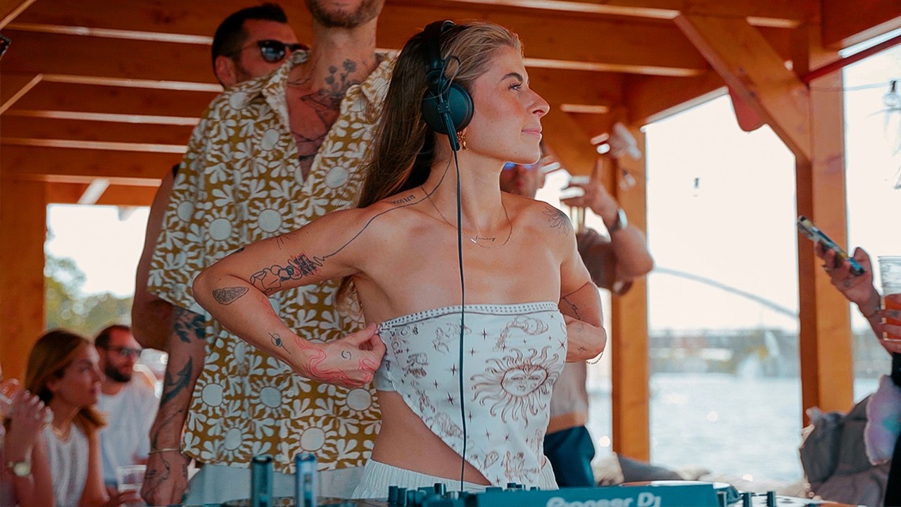 Groovy House Music Mix on a Boat | Summer Day Picnic with Friends | Funky Afterwork DJ Set