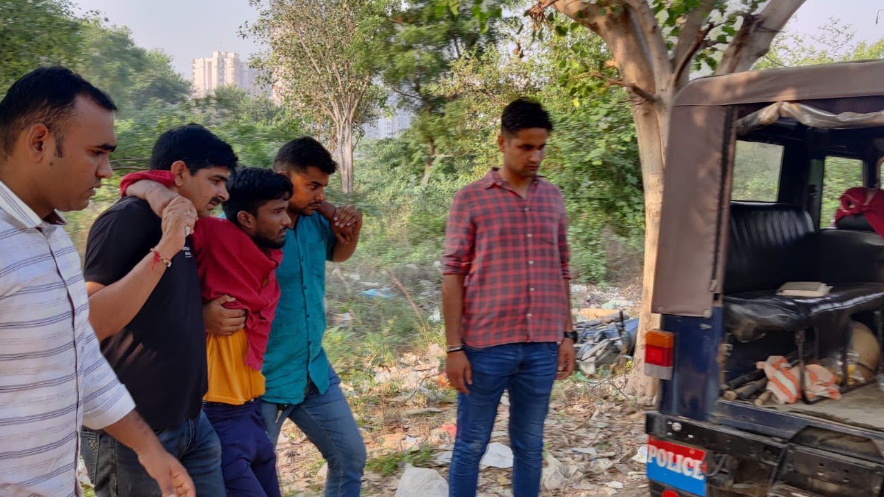 थाना सेक्टर 113 पुलिस की 25 हजार रू के ईनामी बदमाश से मुठभेड़।Trilokpuri Jatin उर्फ Chita के लगी गोली