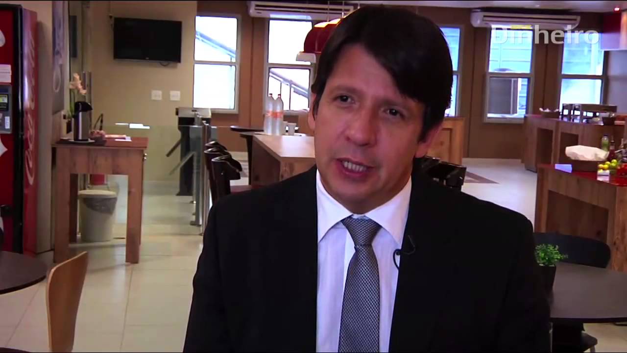 Ele fez fortuna servindo refeições corporativas
