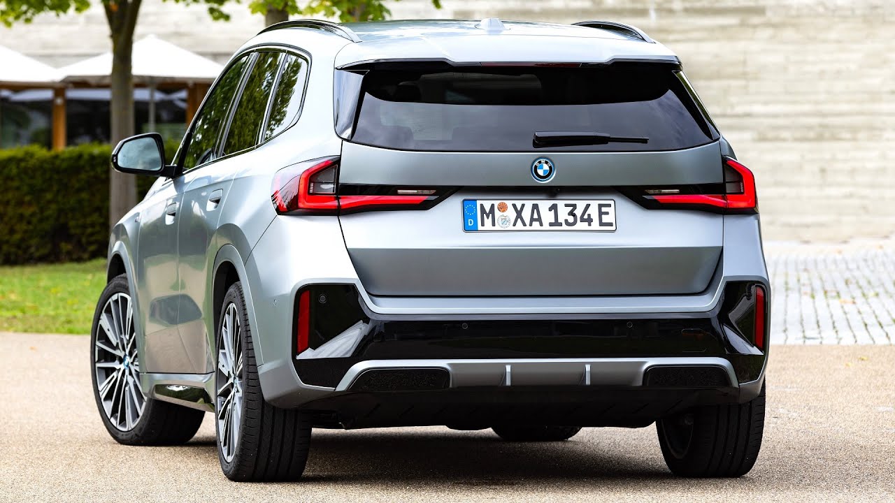 Новый BMW X1 2023 года — компактный кроссовер класса люкс