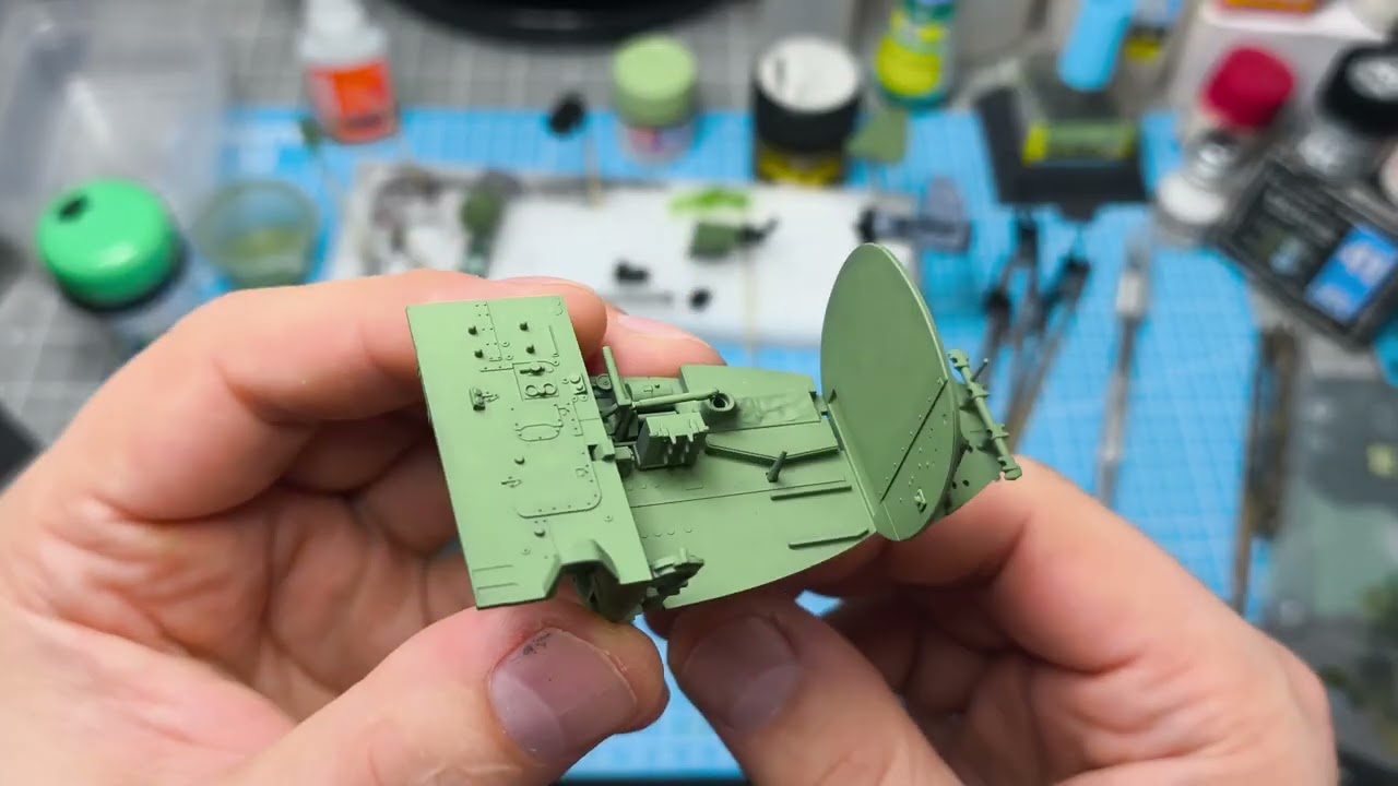 Всем привет 👋, продолжение по сборке Mosquito 1/32 Tamiya, кабину окрасил в базовый цвет FX-71.