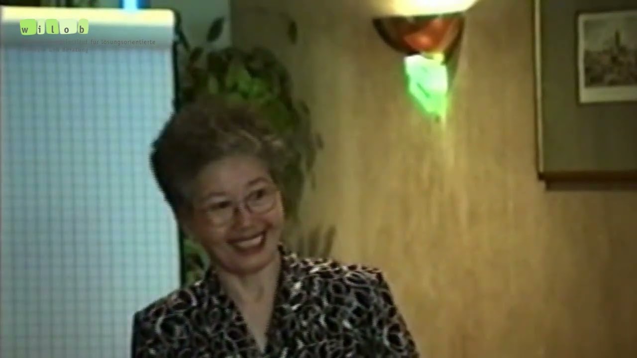 Insoo Kim Berg darüber wieso in der Therapie Fragen gestellt werden.