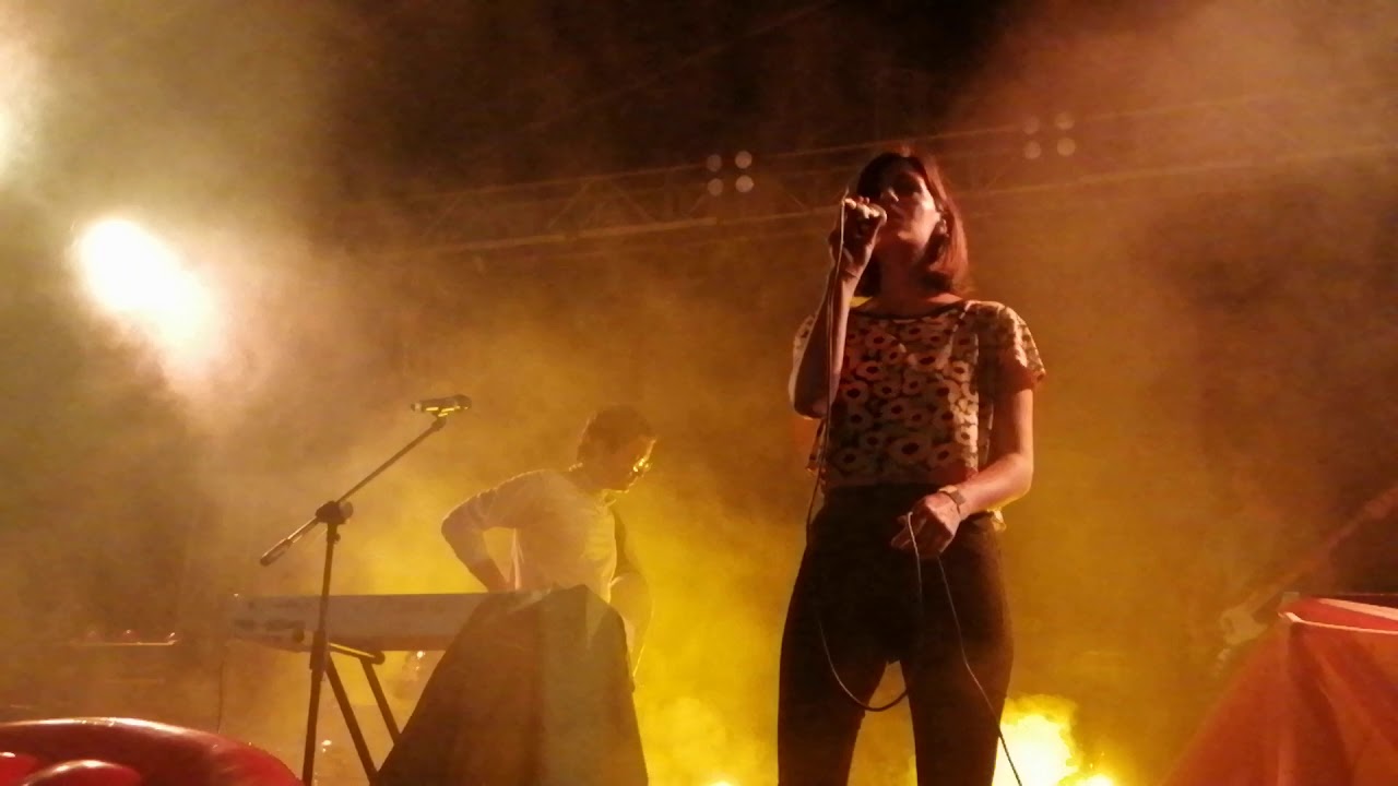El Festivalito 2019 - La Máquina Camaleón - Zanqueros