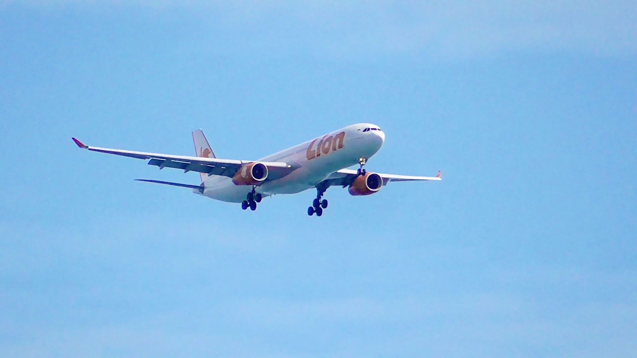 VISUAL LANDING RUNWAY 33 MINANGKABAU AIRPORT #padang