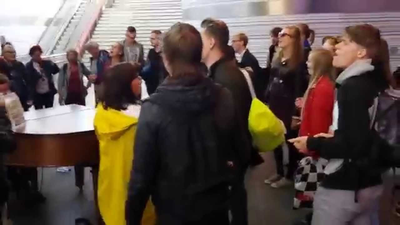 ArtEZ Conservatorium Zwolle - ODM zingt op Station Zwolle