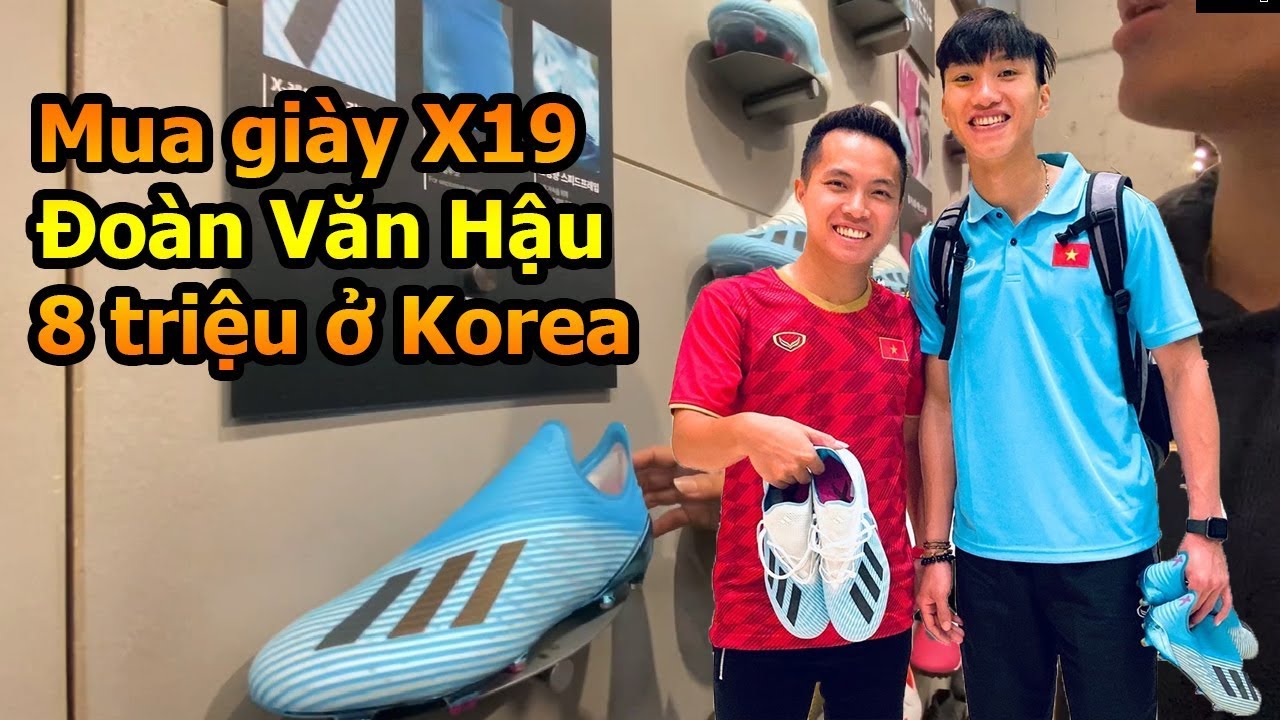 Đỗ Kim Phúc trổ tài bóng đá tại quê hương HLV Park Hang Seo và đi mua giày Đoàn Văn Hậu ĐT Việt Nam