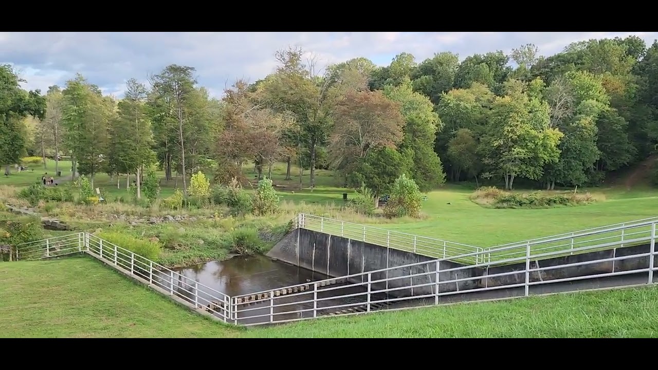 Lake Fairfax Park, located in Reston, Virginia(రెస్టన్‌లో ఉన్న లేక్ ఫెయిర్‌ఫాక్స్ పార్క్)