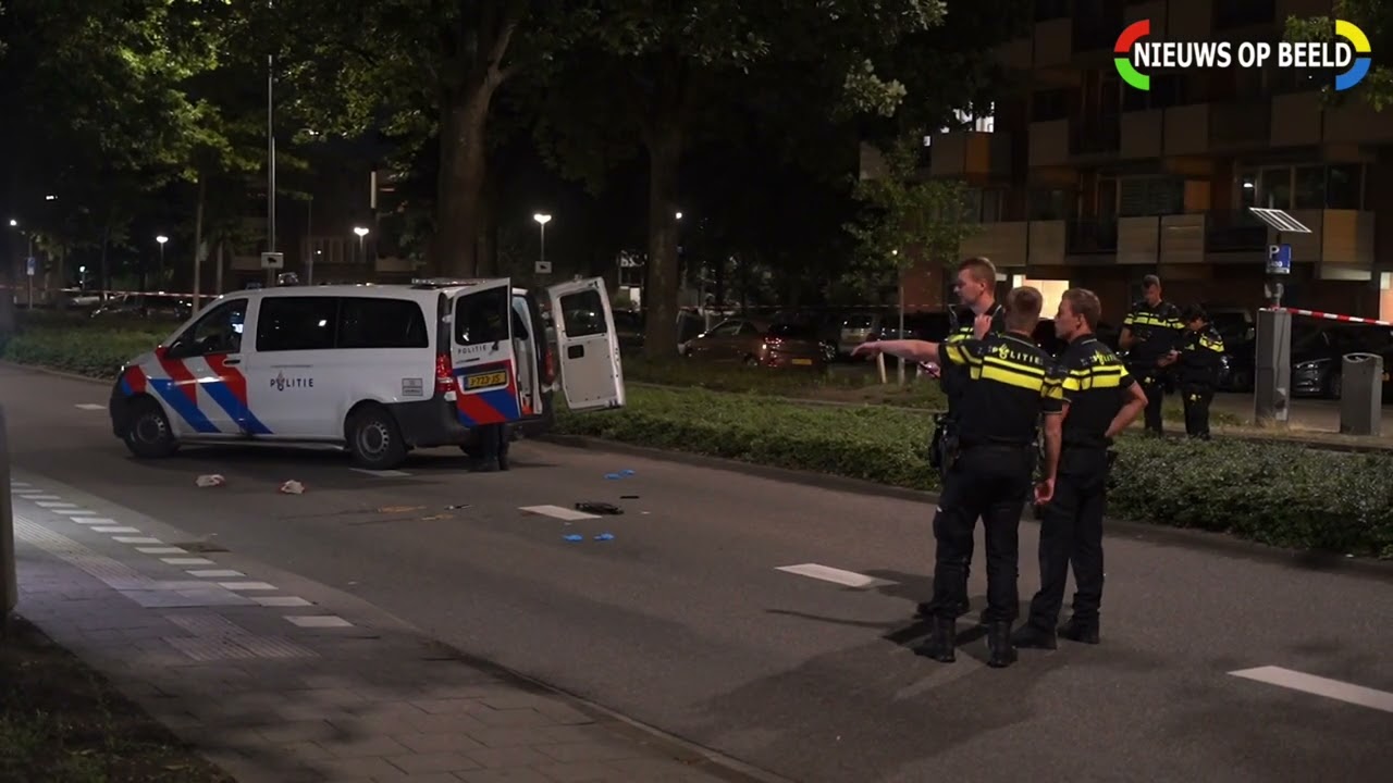 Man met steekwonden op straat aangetroffen Grote Beer Rotterdam