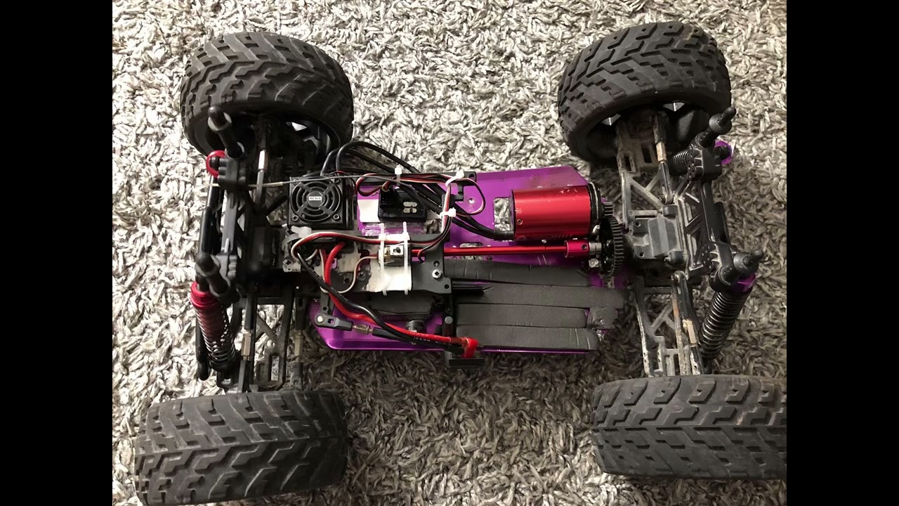 Monster Truck im Maßstab 1/10 vom verbrenner auf Elektro umgebaut siehe Bilder wie es aussieht 