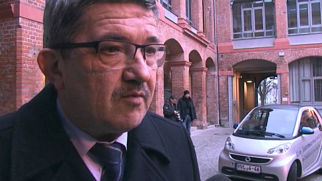 Polizei f&auml;hrt Elektro