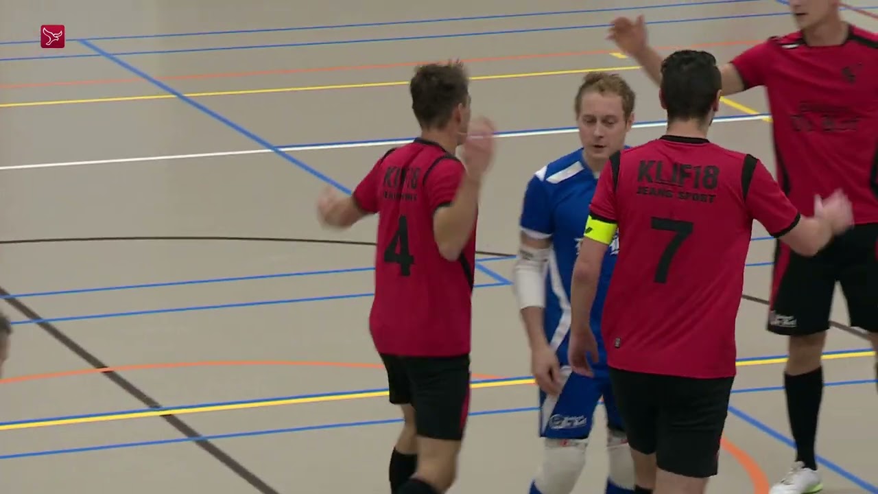 Zaalvoetballers ZVV Urk doen met monsterscore goede zaken