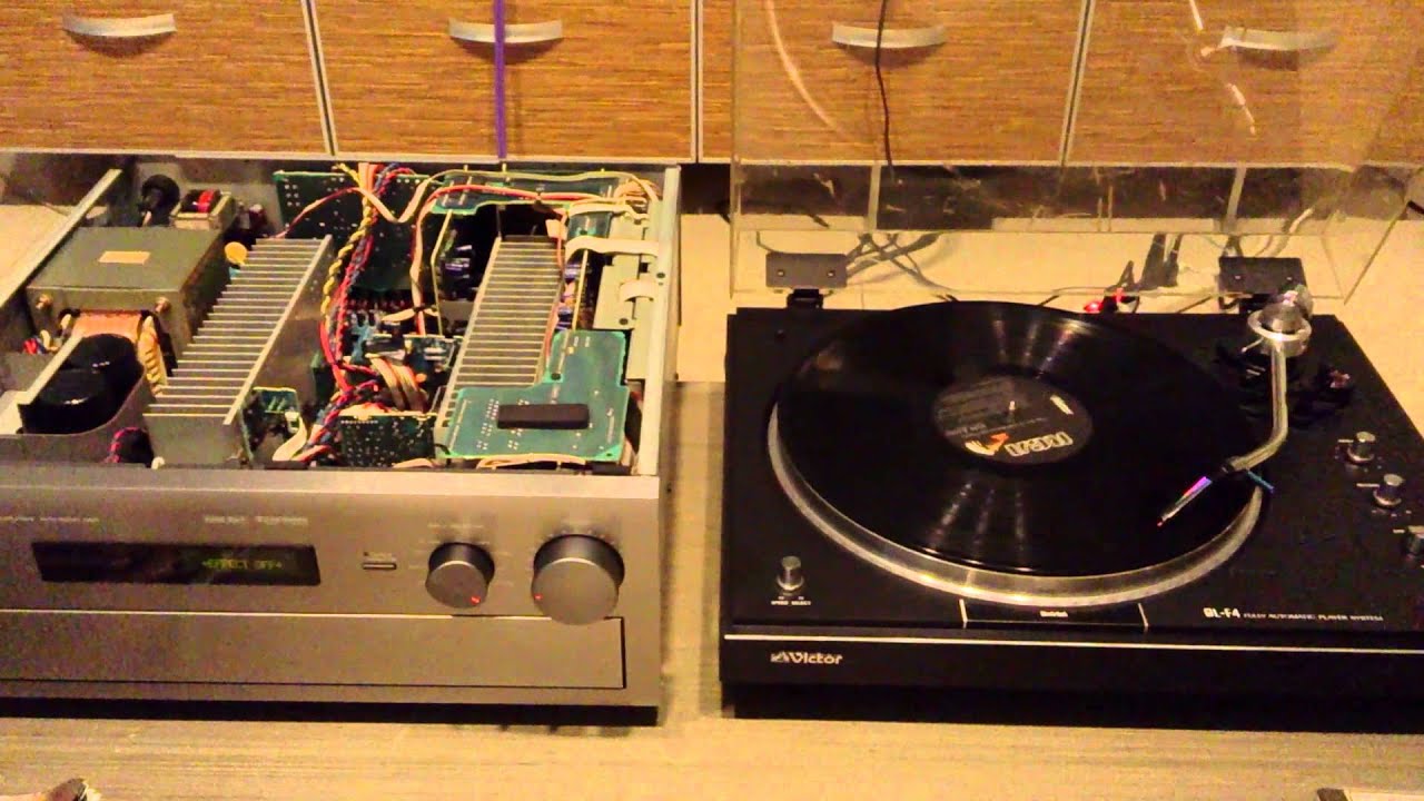 YAMAHA AVX-2200DSP