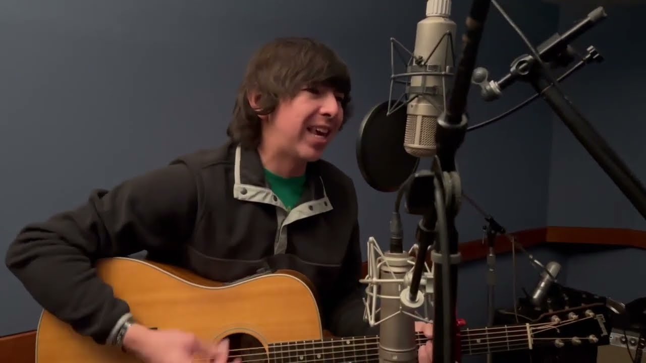 Wyatt Flores- Please Don't Go (Acoustic)