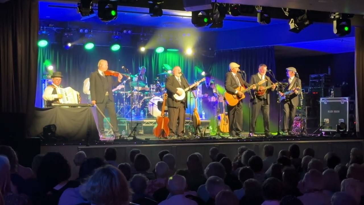 Murphy's Pigs, singing at West Leagues club Tamworth Video number 19