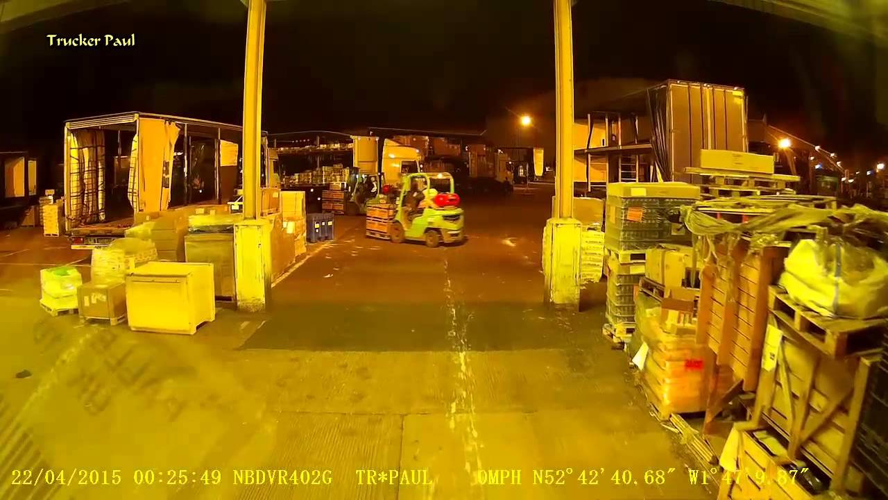 32 - Night Trucking @ FRADLEY PARK tipping & loading - TRUCKER PAUL