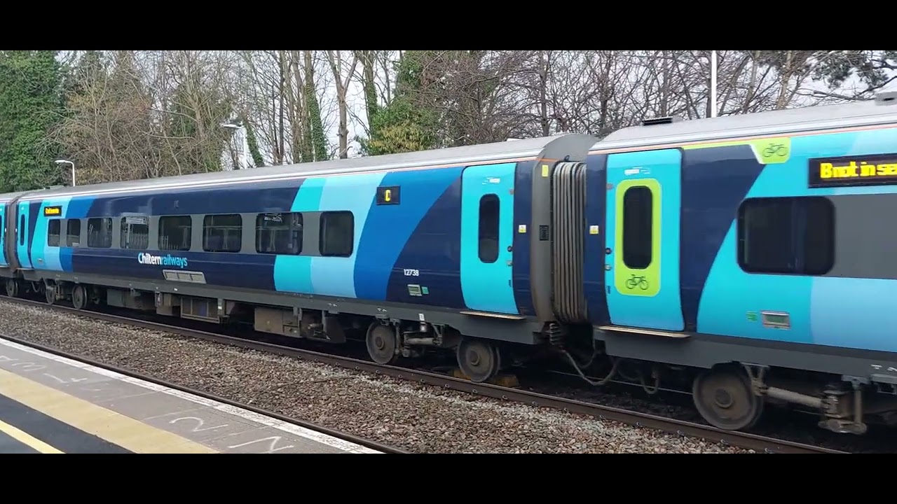 68029 on route learning duty through Warwick 