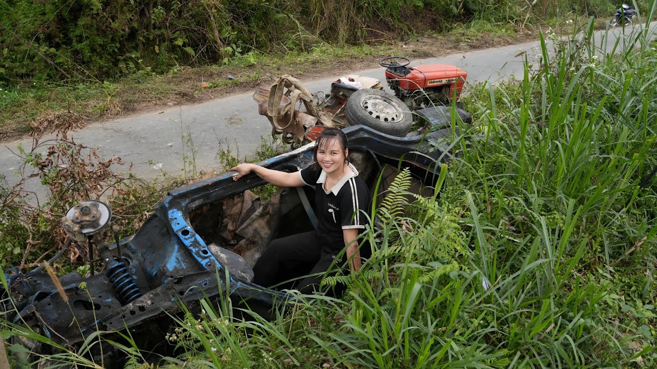 The girl bought a scrap car, repaired and restored the car's engine.