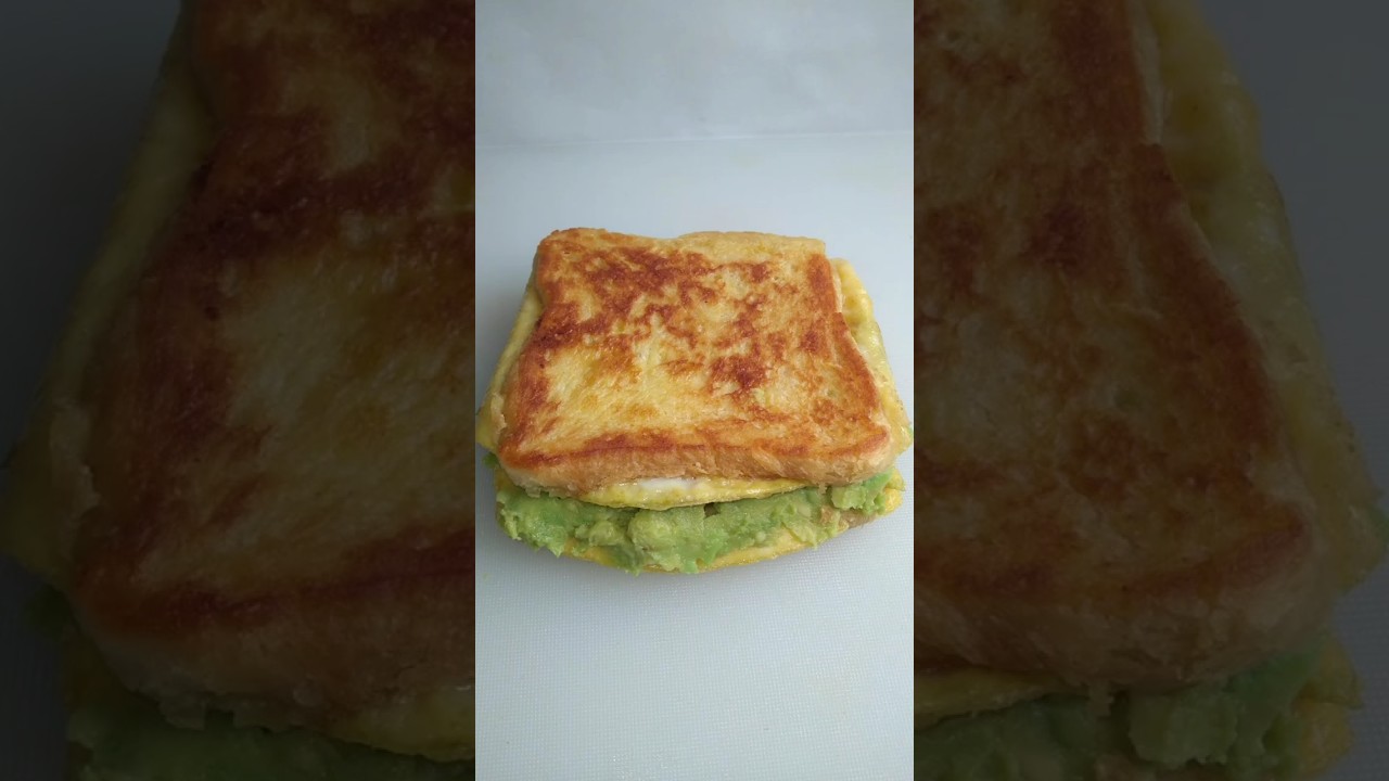 One Pan Avocado Egg Sandwich 🥑🥪 #eggsandwich #easybreakfast #avocadotoast #sandwichrecipe #food