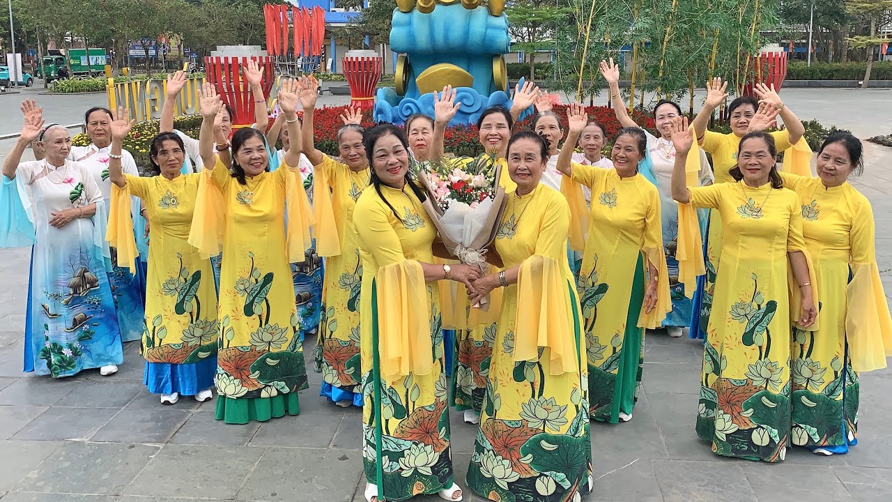 8/3/2026 Phụ nữ là để yêu thương - Dân vũ Phụ Long 1