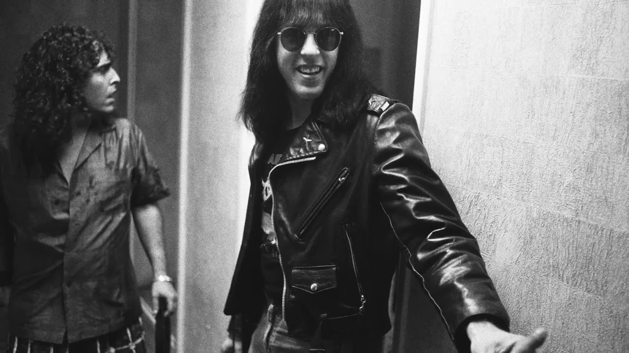 TOMMY RAMONE (Ramones) Sont tous morts ! - LES FOUS DU BUS ep 11 - Douze batteurs au destin bizarre