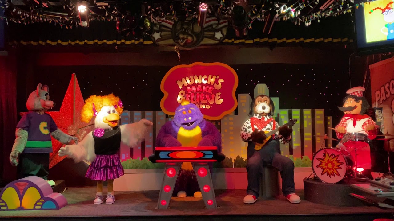 Chuck E. Cheese - Show 2 - Barbara The Barnyard Barber