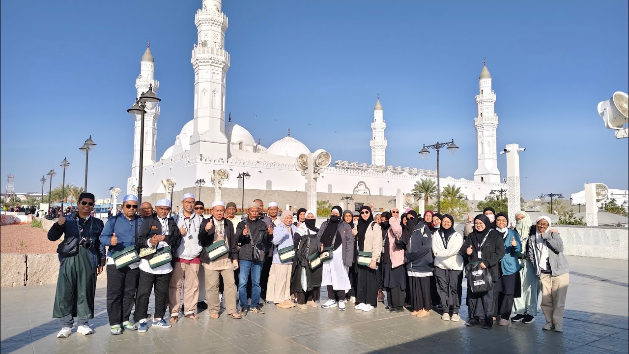 ADA BILIK RAHSIA BAWAH TANAH DEPAN MASJID QUBA? - NAMPAK ADA AIRCOND TAPI TAKDE BILIK ATAS TANAH