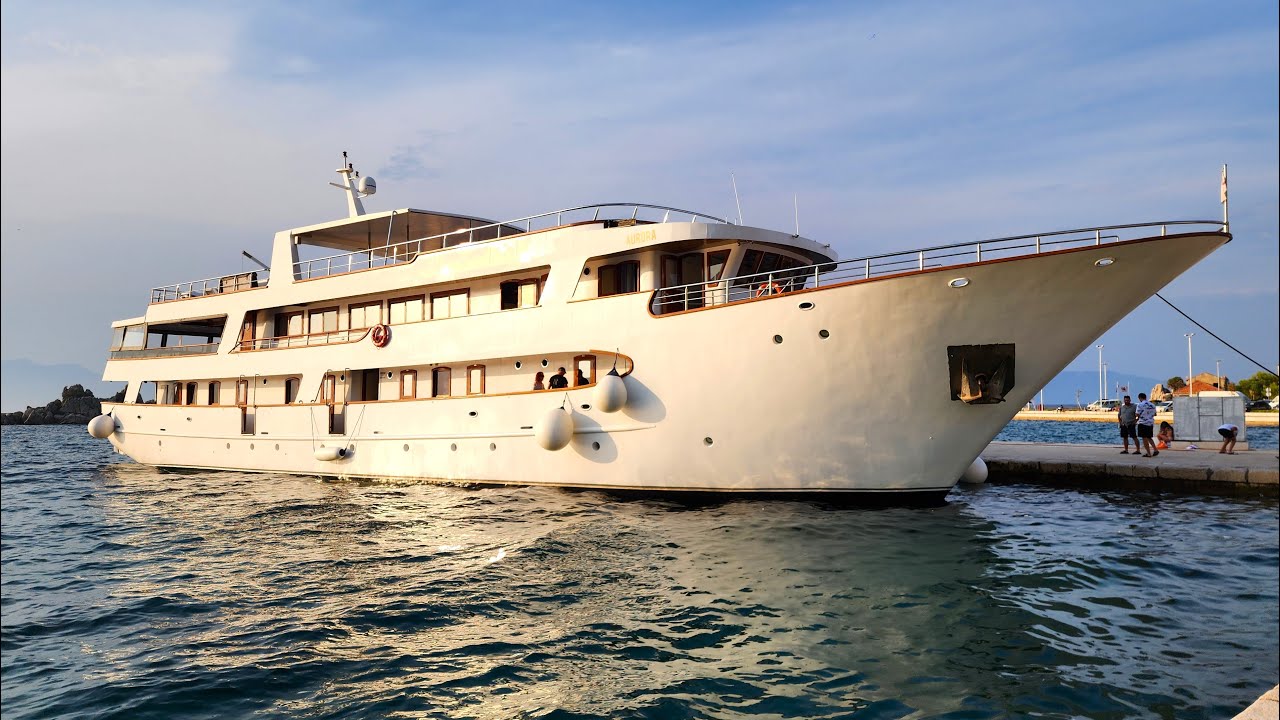 Croatia Sailing Adventure with Intrepid : Dubrovnik to Split
