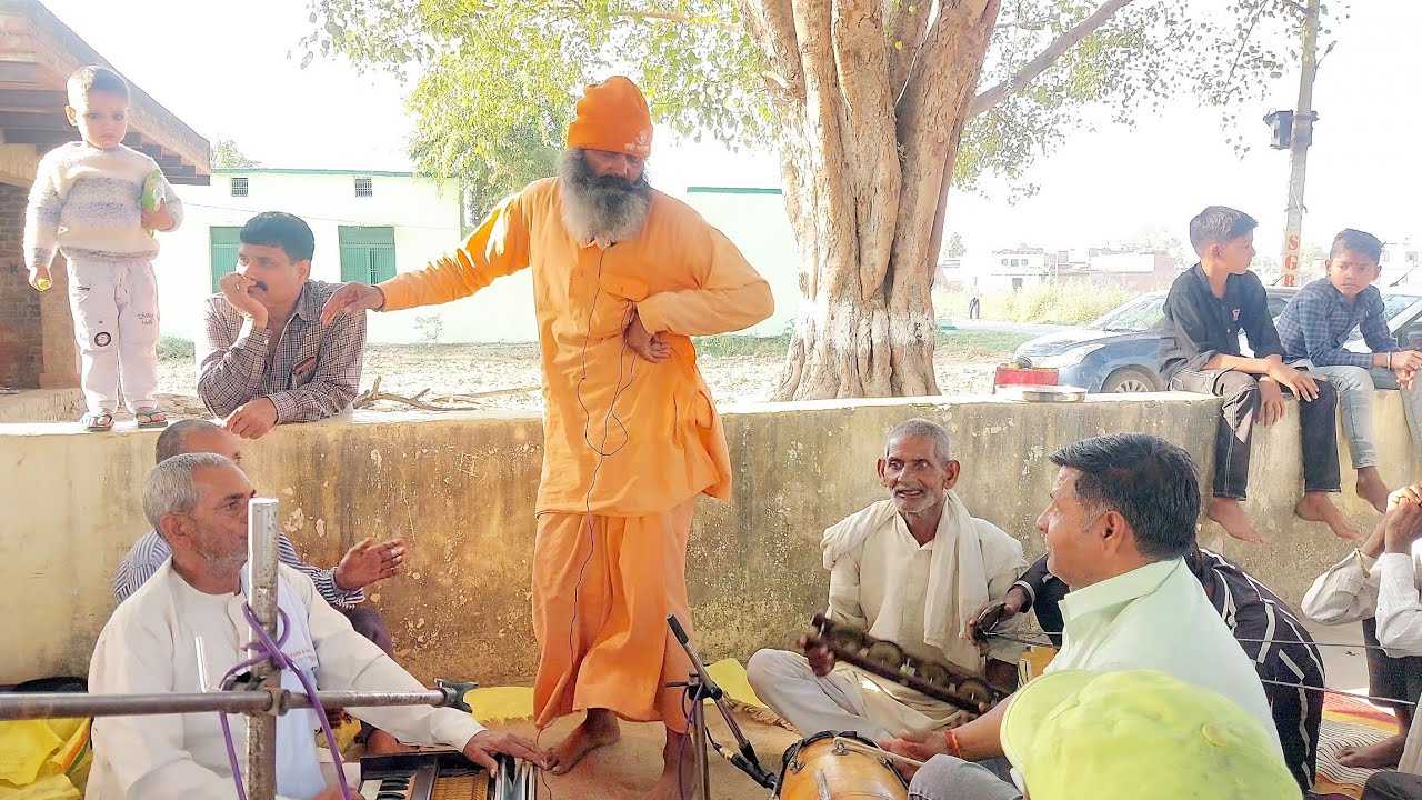 गम्मत में बाबा जी का सुंदर डांस | हंसा उडि चलि अपने देश | यहां पर कोई नहि अपनो रे | dehati bhajan