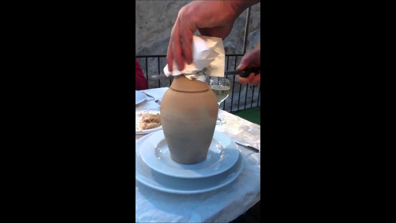 Testi kebap (Turkish pottery kebab)