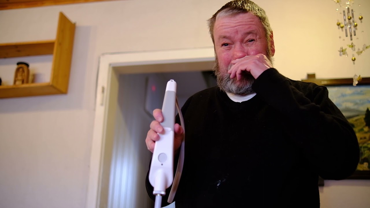 Senioren testen Technik: Smarter Blindenstock 