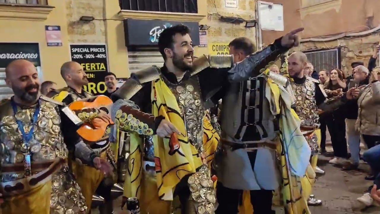 NOS HEMOS VENIDO ARRIBA | CHIRIGOTA DE ECIJA | ACTUACIÓN EN CRUZ VERDE 