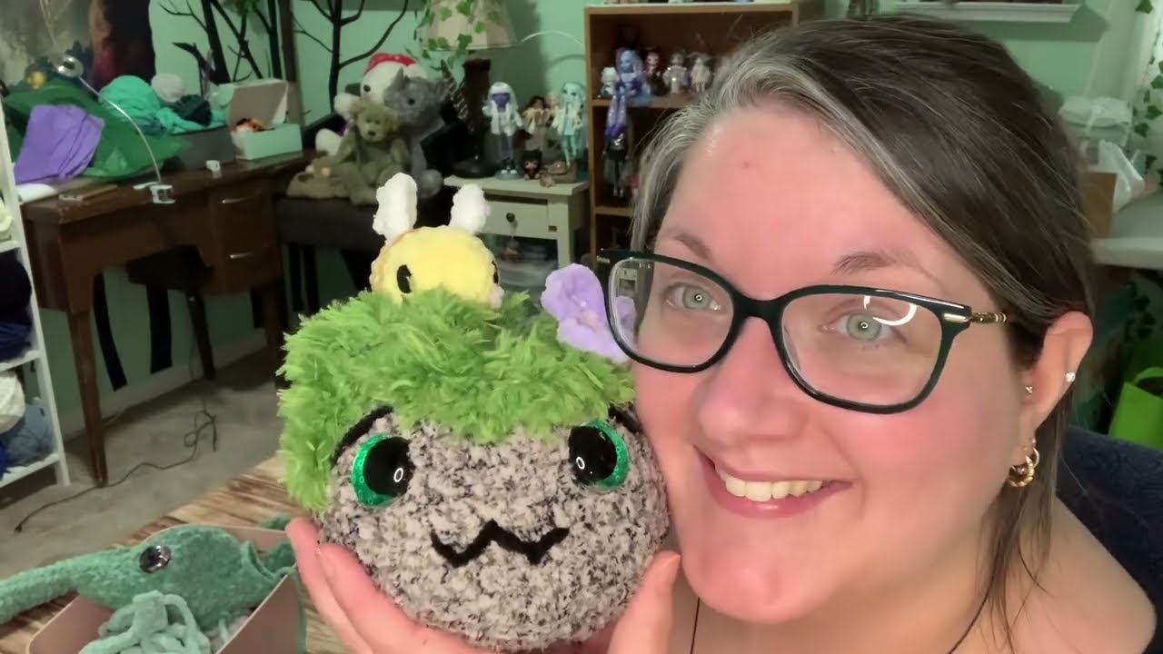 Crochet 🧶 Update Vlog: Ko-Fi shop ☕️, patterns, commissions