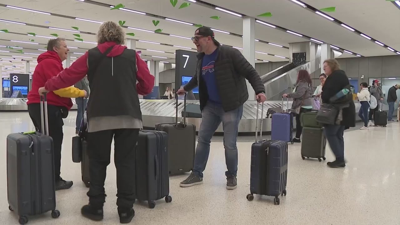 Chiefs, Bills fans arrive in Kansas City for AFC Championship game