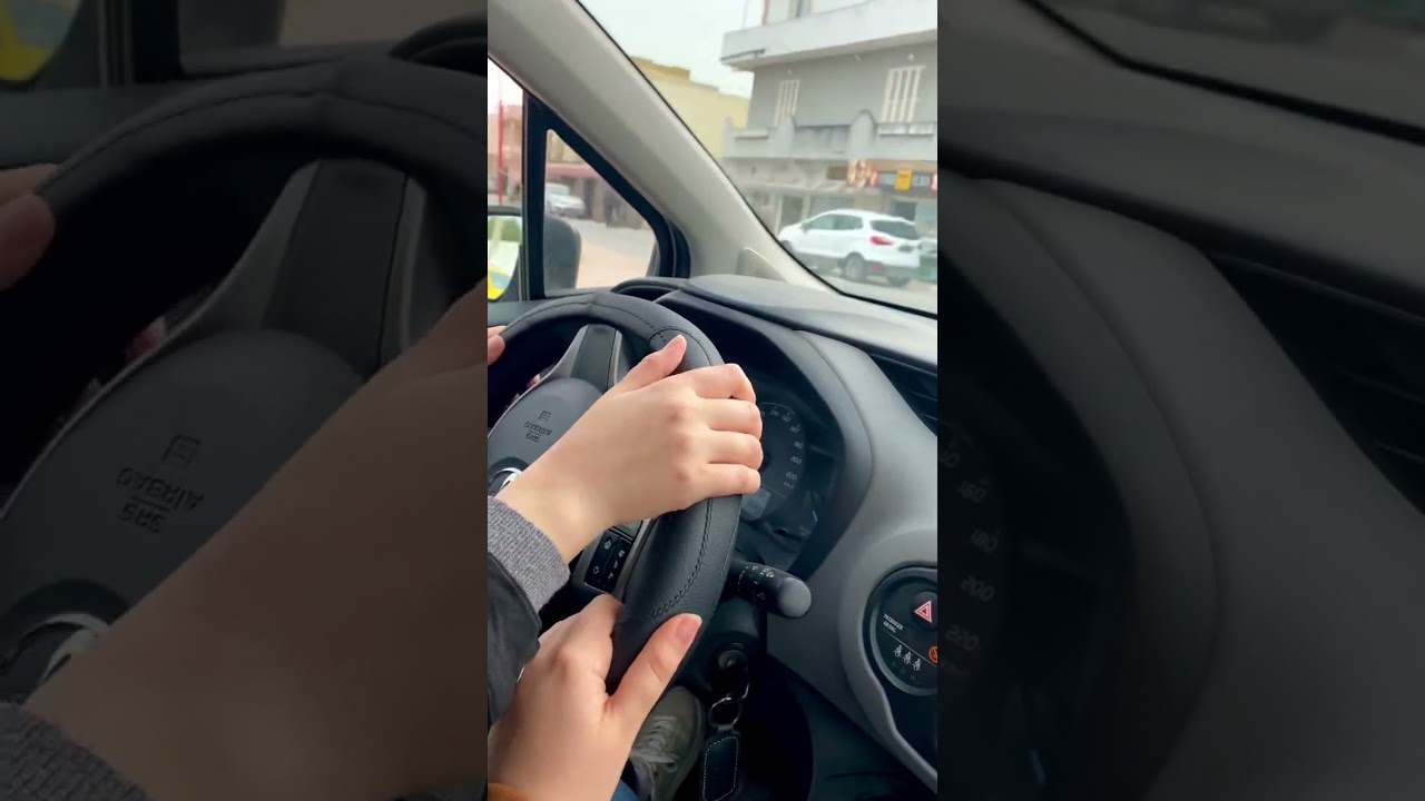 للدوران إلى اليسار أو الرجوع على الأعقاب في مفترق ذو إتجاه دوراني