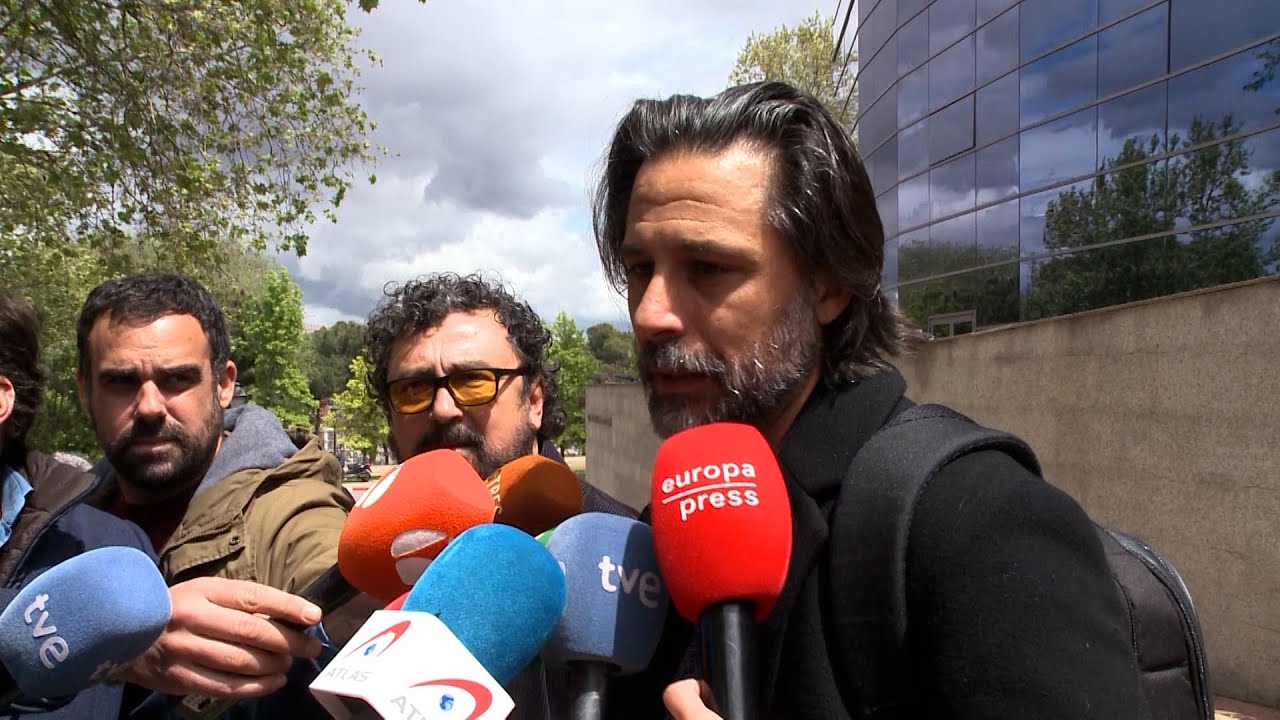 Familiares, amigos y compañeros de profesión despiden a Juan Diego