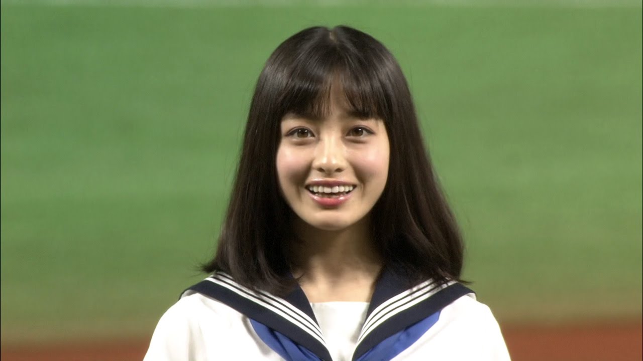 【天使…】”橋本環奈”さんが見事なノーバウンド始球式