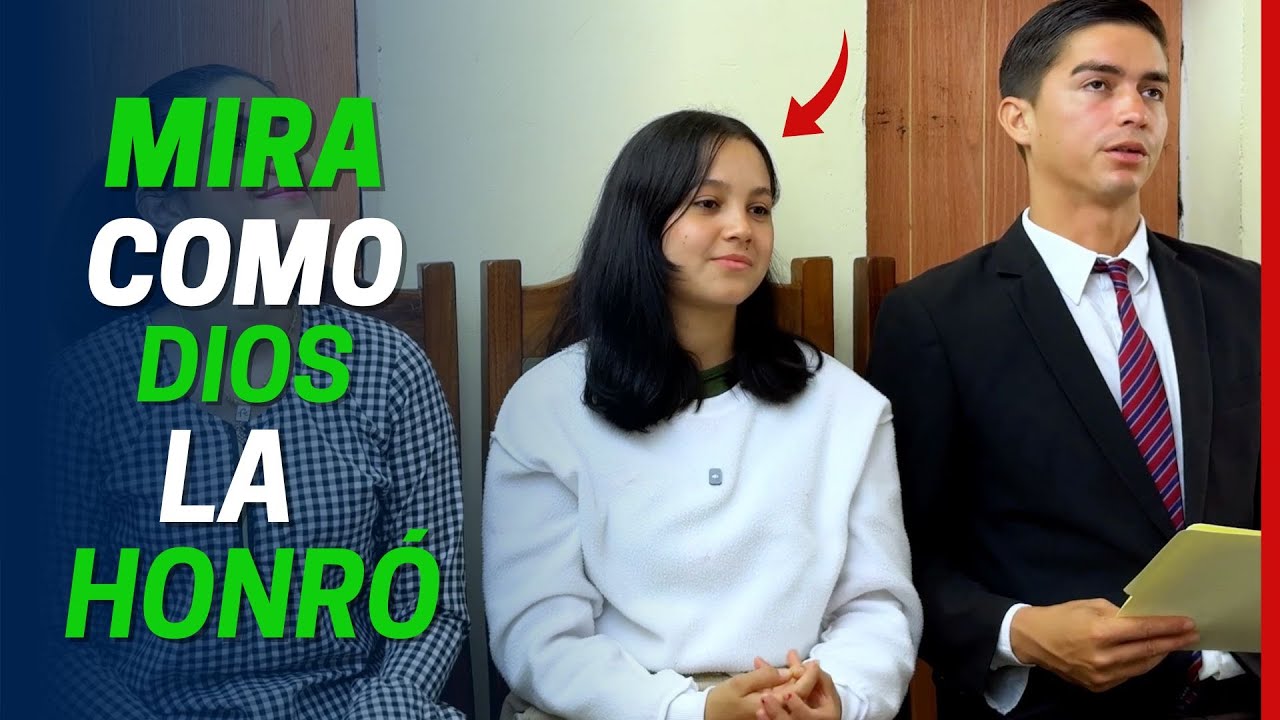 Llevó su hoja de vida escrita a mano porque no podía pagar una impresión