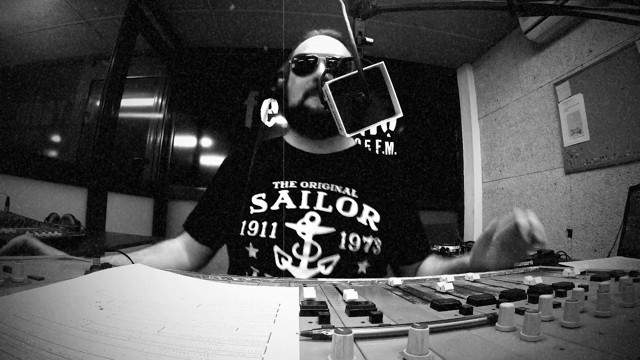 BORN IN EXILE en LO + ROCK