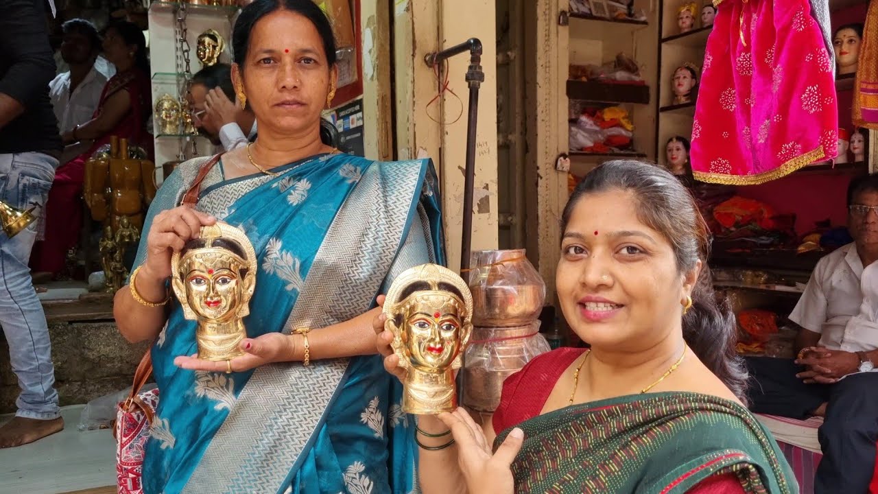 गौरींचे मुखवटे खरेदी केले..😍 या ठिकाणी मिळतात बाप्पांच्या सर्व डेकोरेशनच्या वस्तू..😃