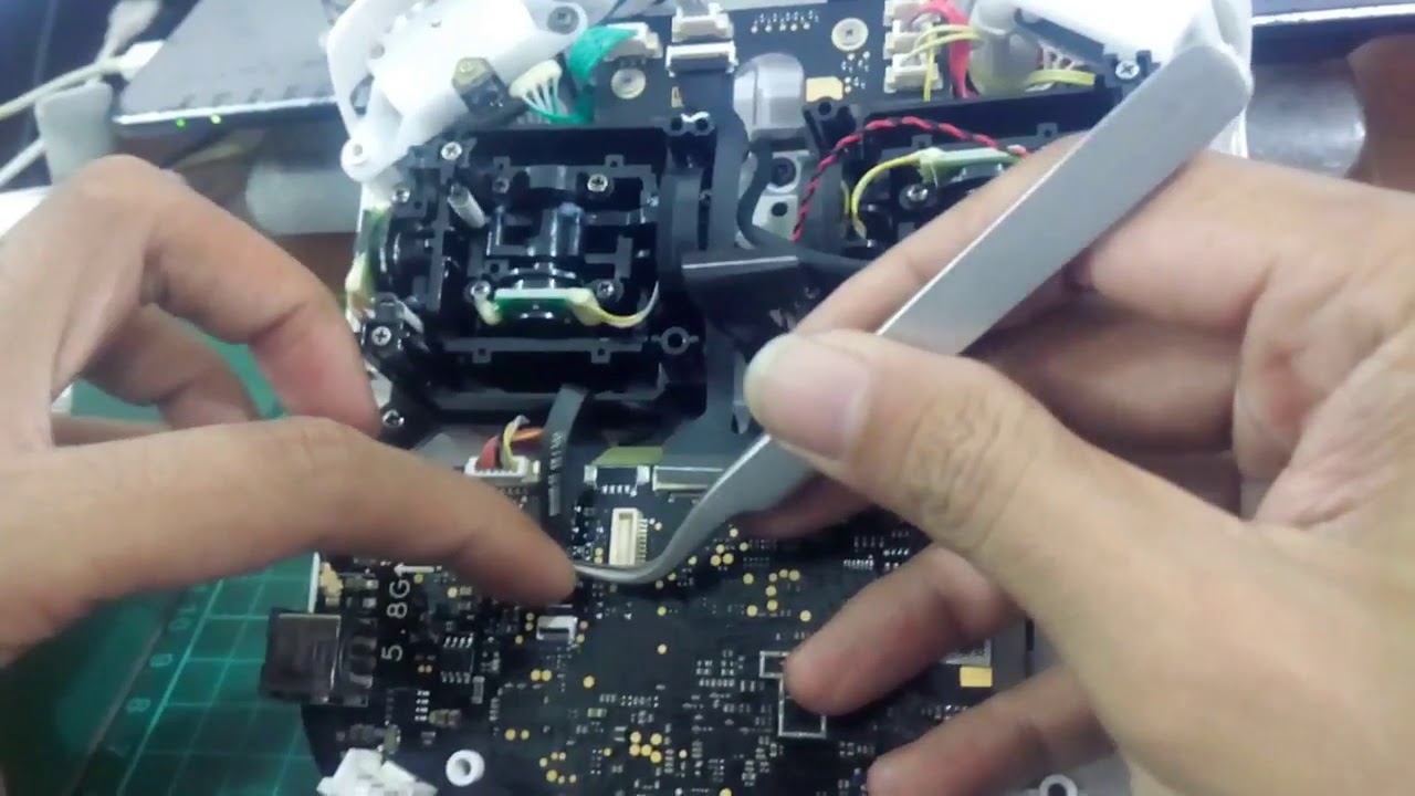PROBLEM SOLVED REMOTE CONTROLLER DJI PHANTOM 4 PRO PLUS CAN'T CHARGE