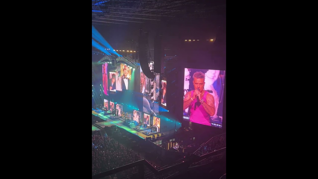 My way life by @robbiewilliamsvideos in Cracow 9.09.2025