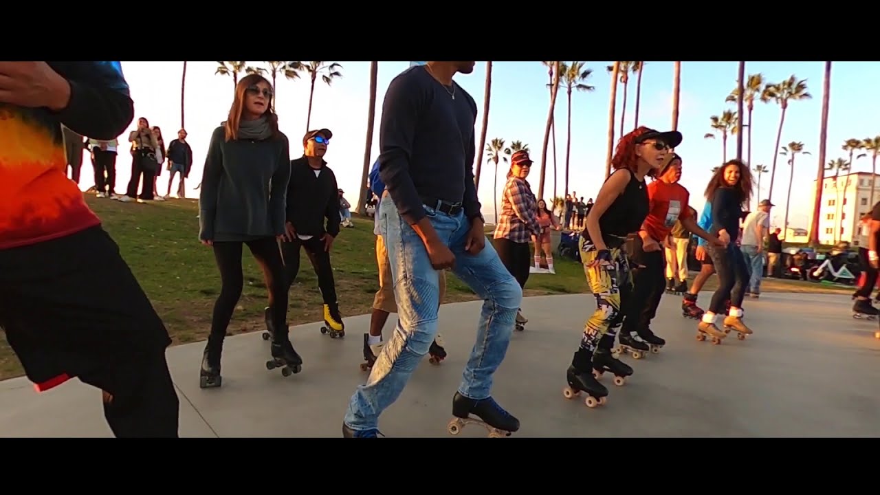 Roller skating on Venice beach • Music video