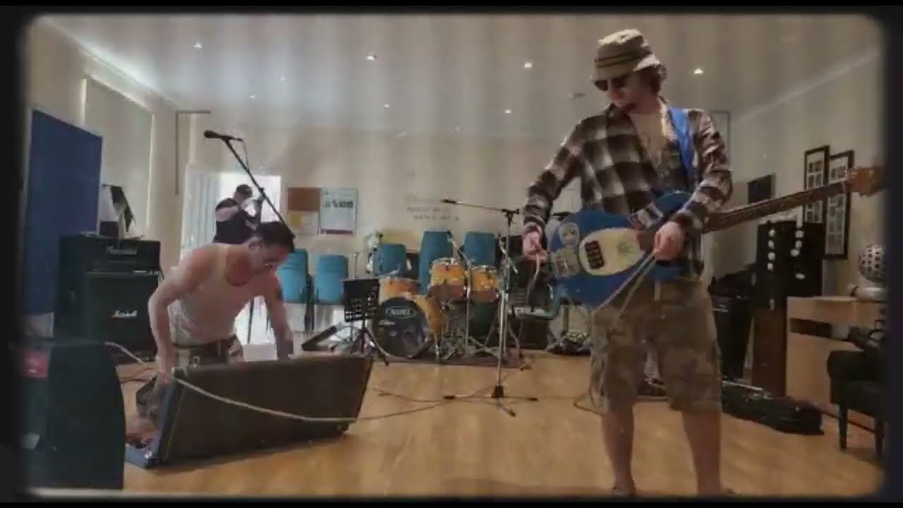 The Fragz - Out The Door (Official Music Video)