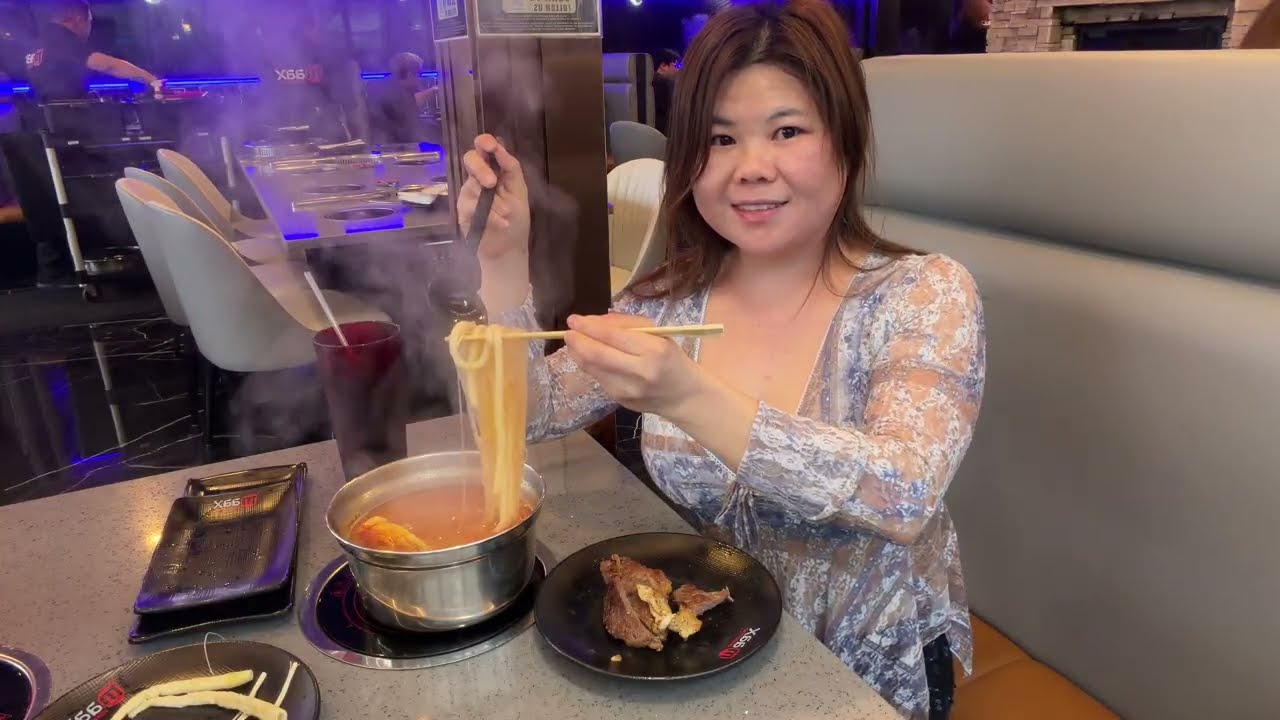 Hnub no kuv mus ua si nyob Chicago noj hot pot thiab mus saib Willis Tower  March 9, 2026