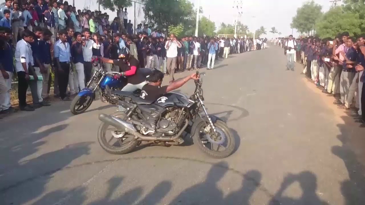 Bike stunt monarz
