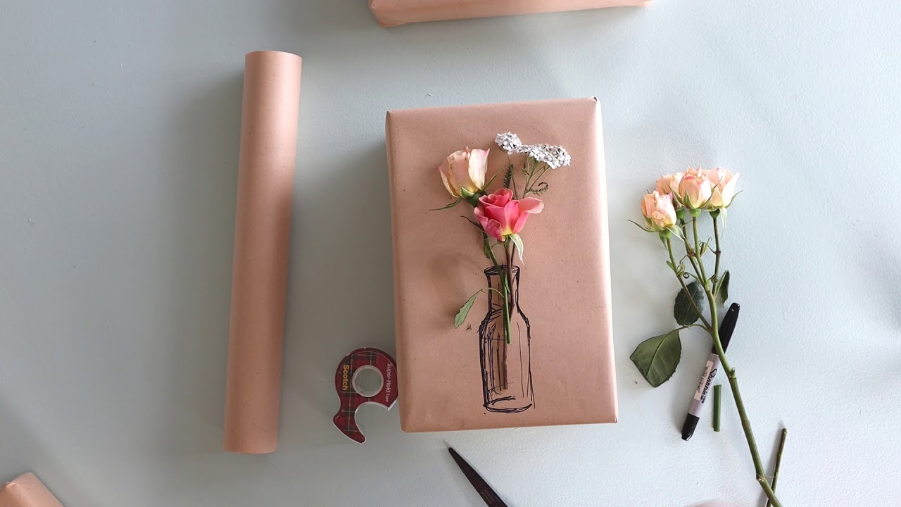 Try this simple DIY gift wrapping technique, with beautiful flowers!