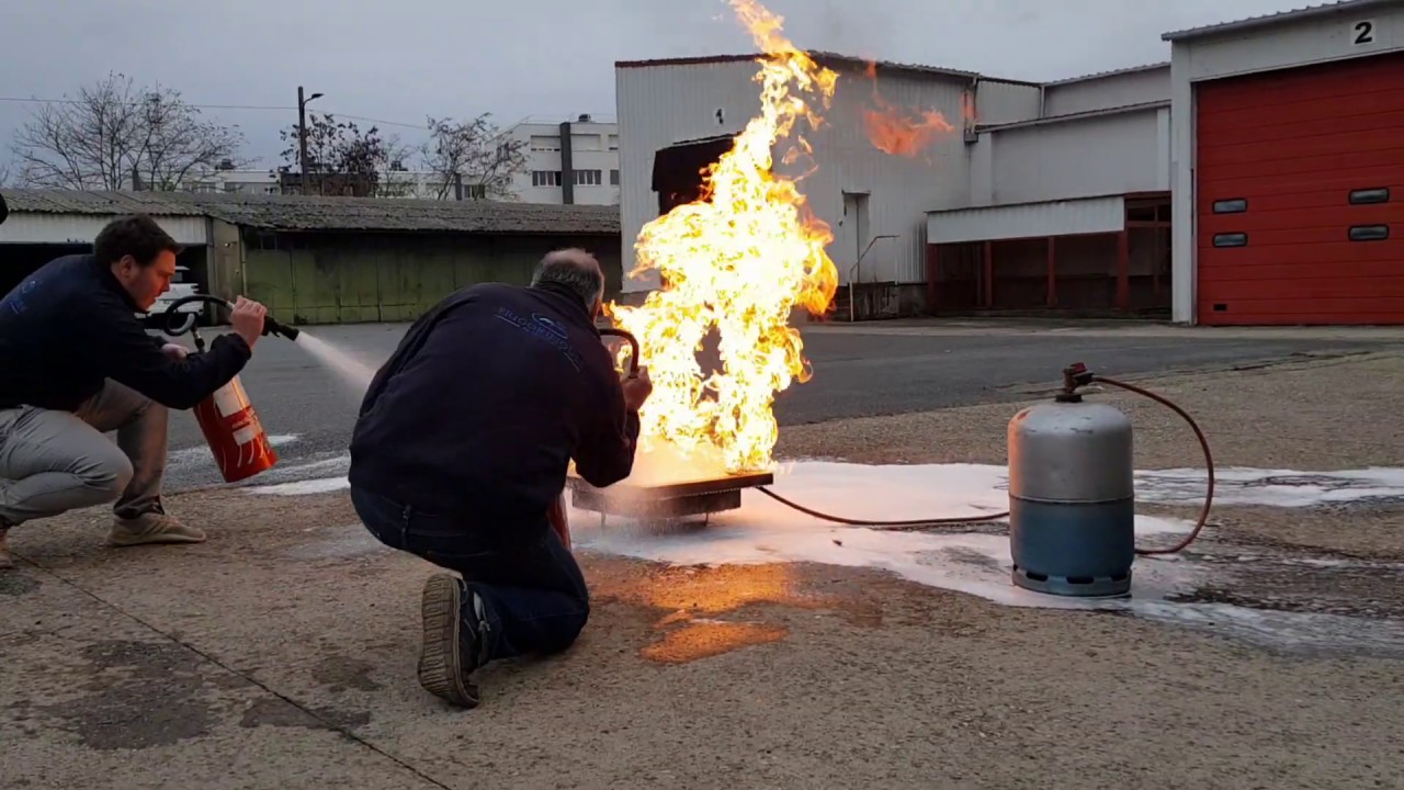 Formation incendie Manipulation extincteurs EVINCEL Lyon