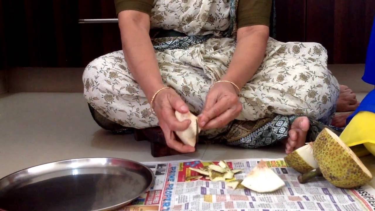 How to make Jeev Kadgi Phodi (Breadfruit Fritters)