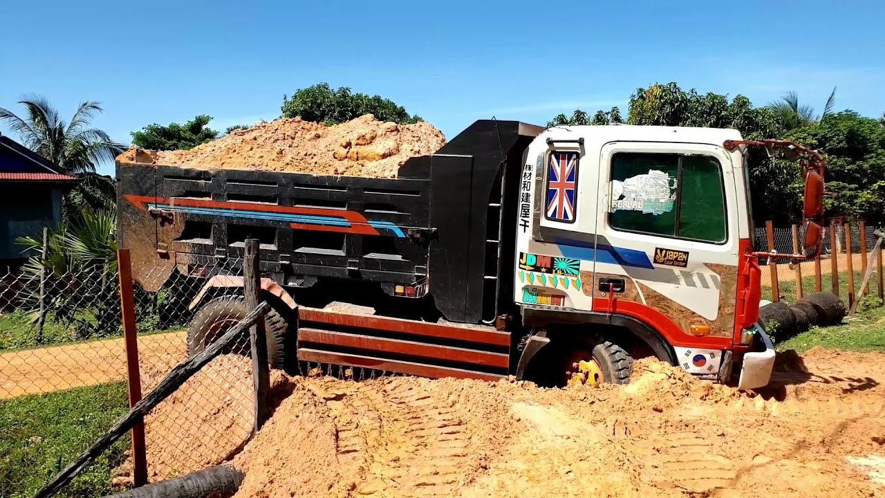 Amazing Dump Trucks Stuck  Deep In Mud  Recovery |덤프 트럭 Bulldozer Laoding Truck | xe tải tự đổ