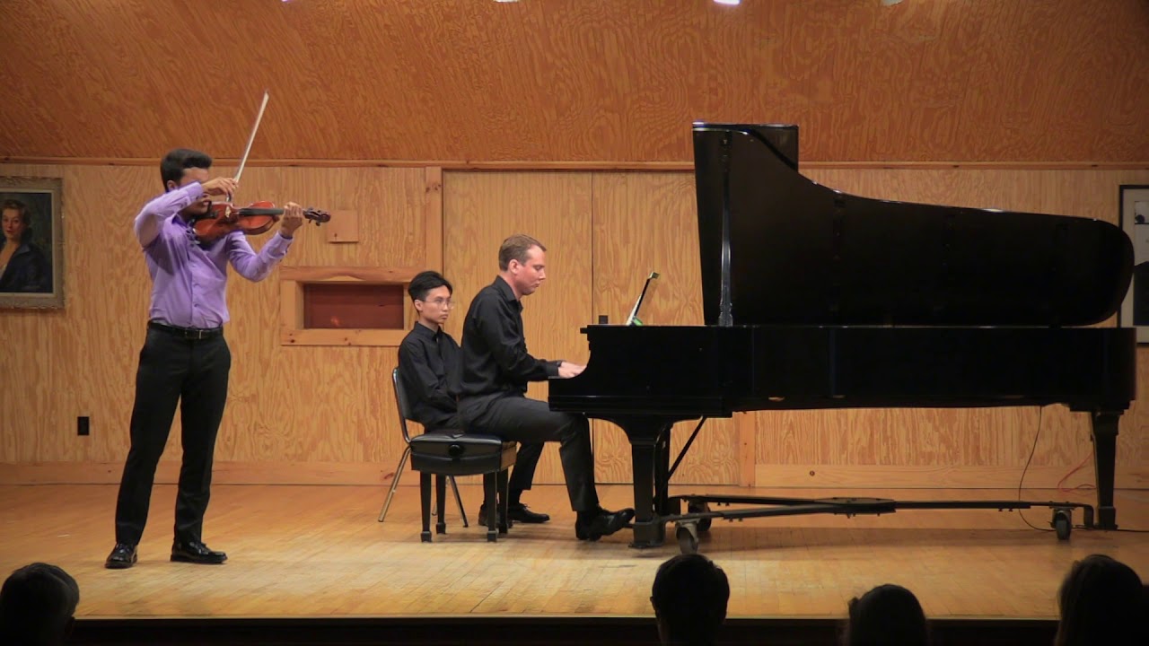 Sinding: Suite in A Minor - Nicholas Abrahams